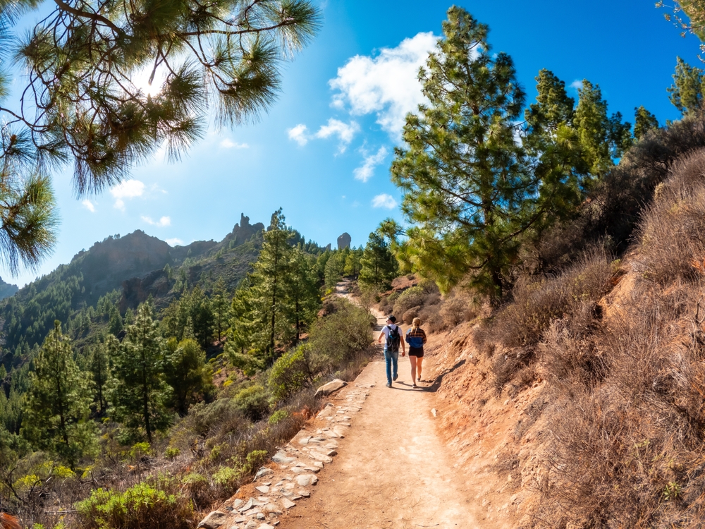 two-hikers-in-gran-canaria